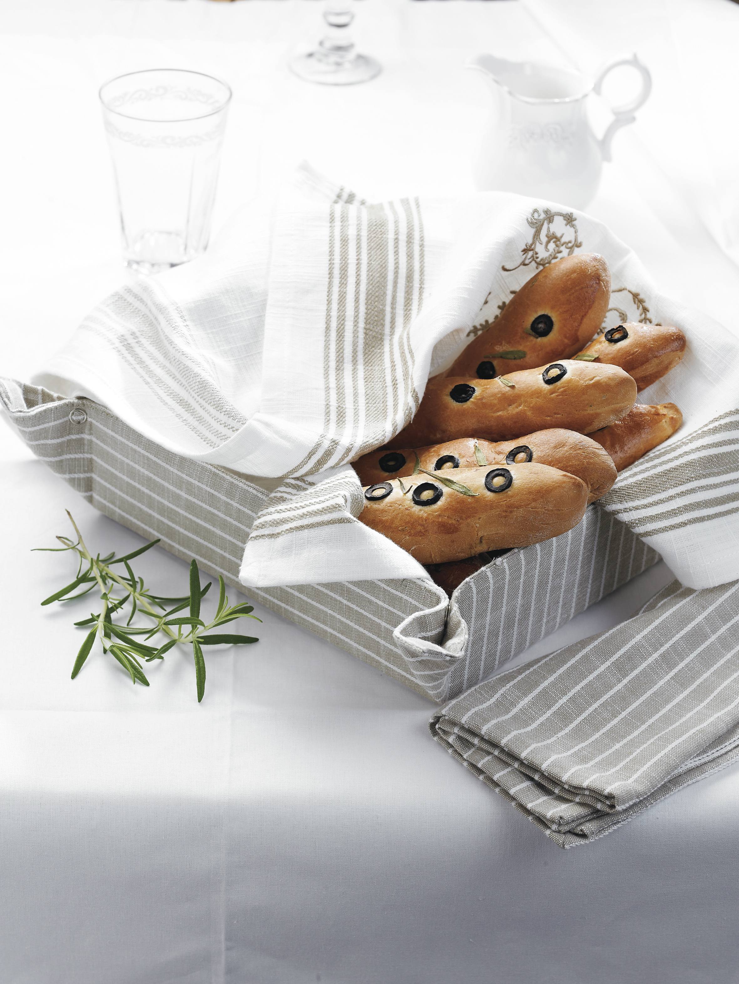 recipe image Mini bagetky s rozmarínom a olivami
